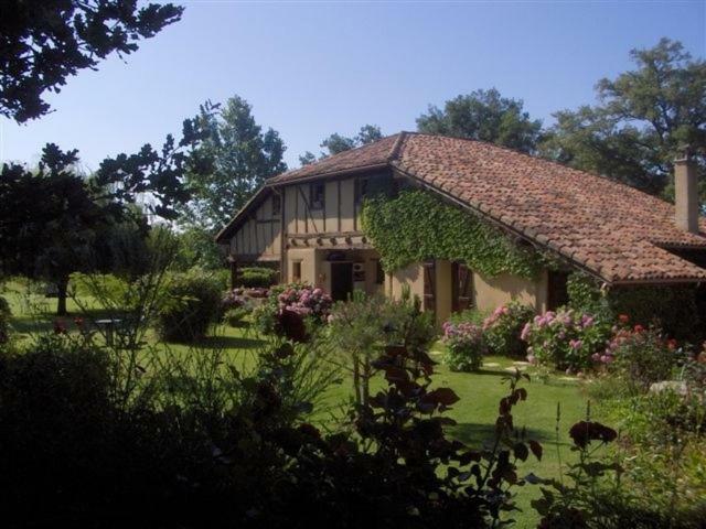Hourcazet Bed & Breakfast Eauze Exterior photo